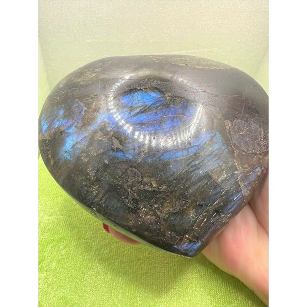 Beautiful Large Labradorite Heart - Picture 7 of 8